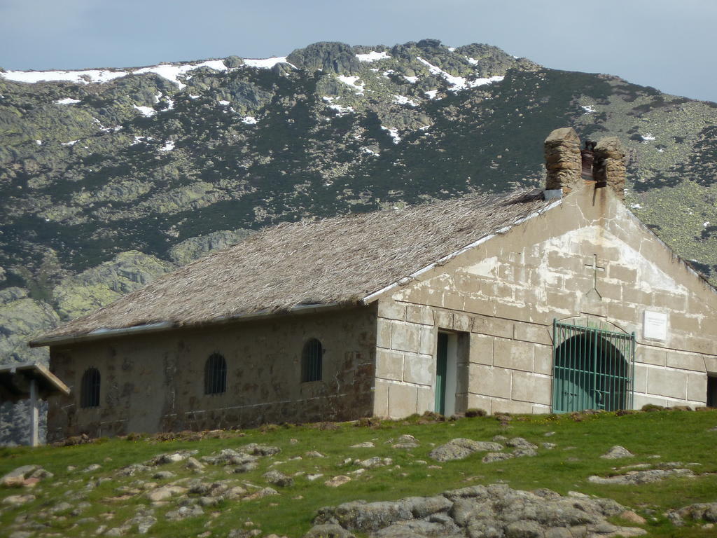 Hostal El Cardenillo Madrigal de la Vera Eksteriør bilde